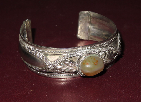 Vintage 2.75" Large Southwestern Mexican Style Silverplate Bracelet w/ Agate