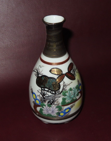 Vintage Hand Painted 5.75" Japanese Saki Tea Bottle Bud Vase w/ Floral Images